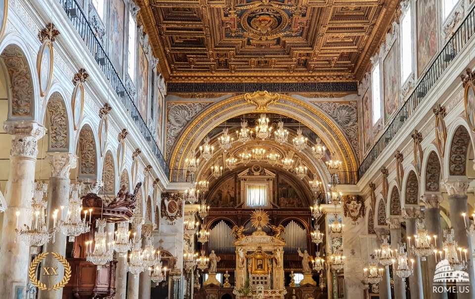 L’église Santa Maria in Araceli L’intérieur de l’église Santa Maria in Araceli à Rome