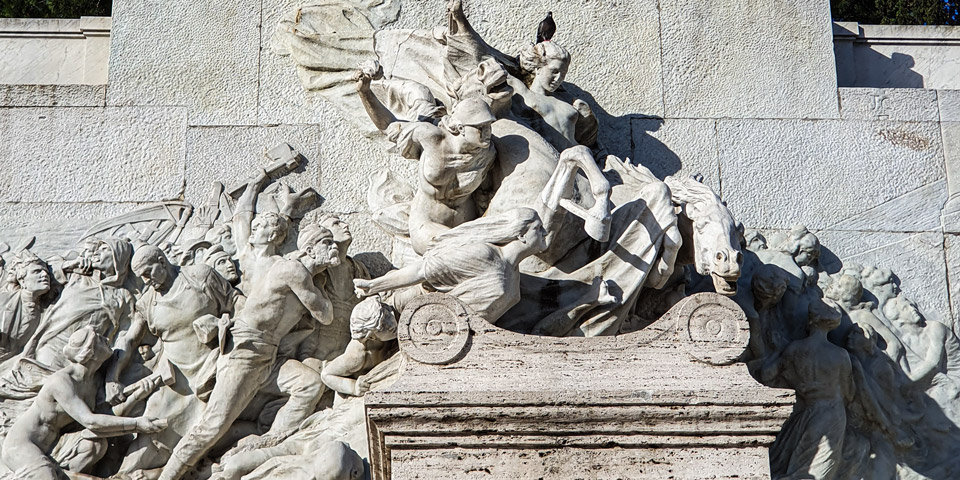 Bas-reliefs du monument à Giuseppe Mazzini à Rome