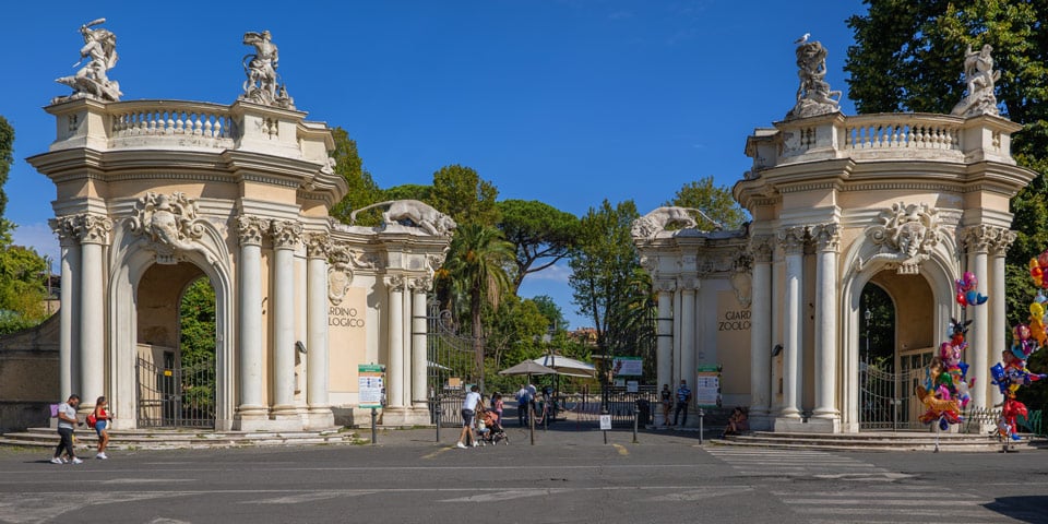 Entrée du zoo de Rome à la Villa Borghese Entrée du zoo de Rome à la Villa Borghese