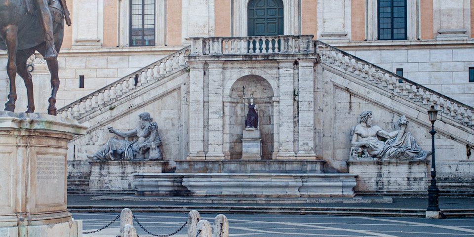 Fontaine de la déesse Rome sur la colline du Capitole à Rome