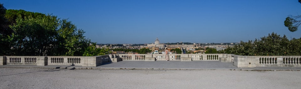 Vues de Rome au lever du soleil depuis la terrasse du Pincio dans les jardins Borghese
