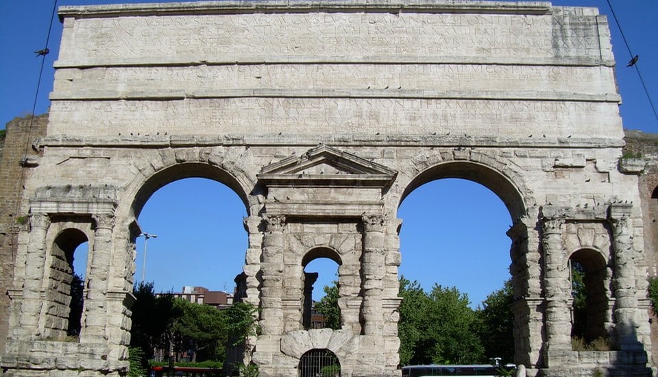  Porta Maggiore, les portes orientales du mur d’Aurélien à Rome