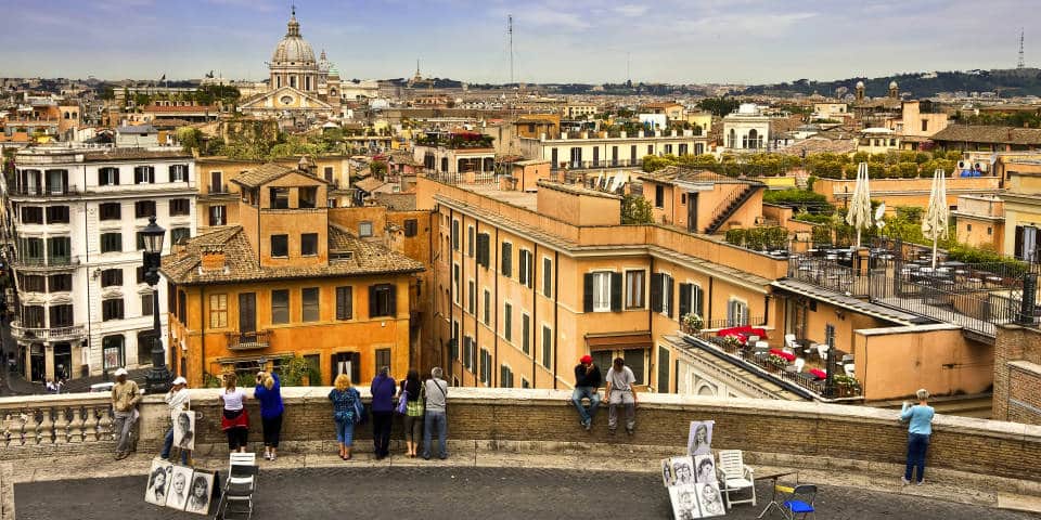 Vue sur la ville de Rome depuis le sommet de l’Escalier de la Trinité-des-Monts