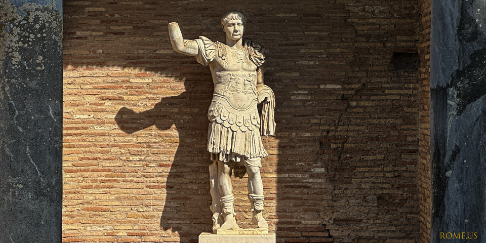 Statue de l’empereur Trajan à Ostie antique