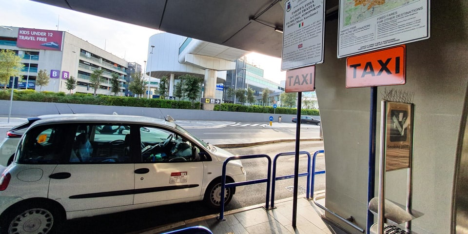 Station de taxis à l’aéroport de Fiumicino