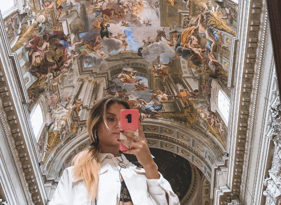 Selfie dans le miroir de l’église Sant’Ignazio Selfie dans le miroir de l’église Sant’Ignazio di Loyola