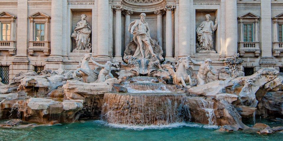 Fontaine de Trevi, le groupe sculptural central Oceanus et son char