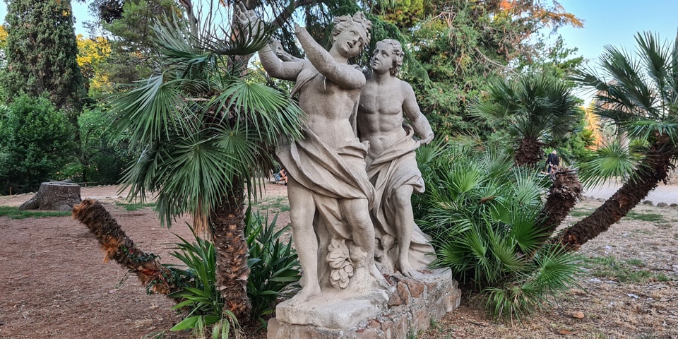 Groupe en grès du XVIIIe siècle représentant Apollon poursuivant Daphné à Villa Sciarra, à Rome