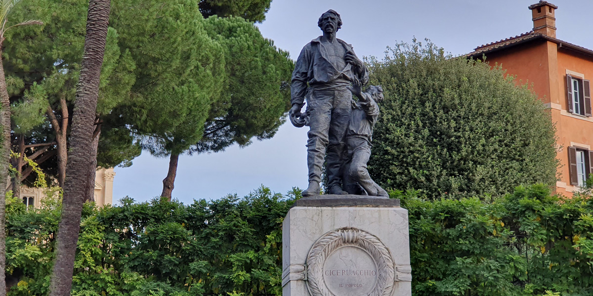 Statue de Ciceruacchio avec son fils Lorenzo, âgé de treize ans, sur le Janicule à Rome