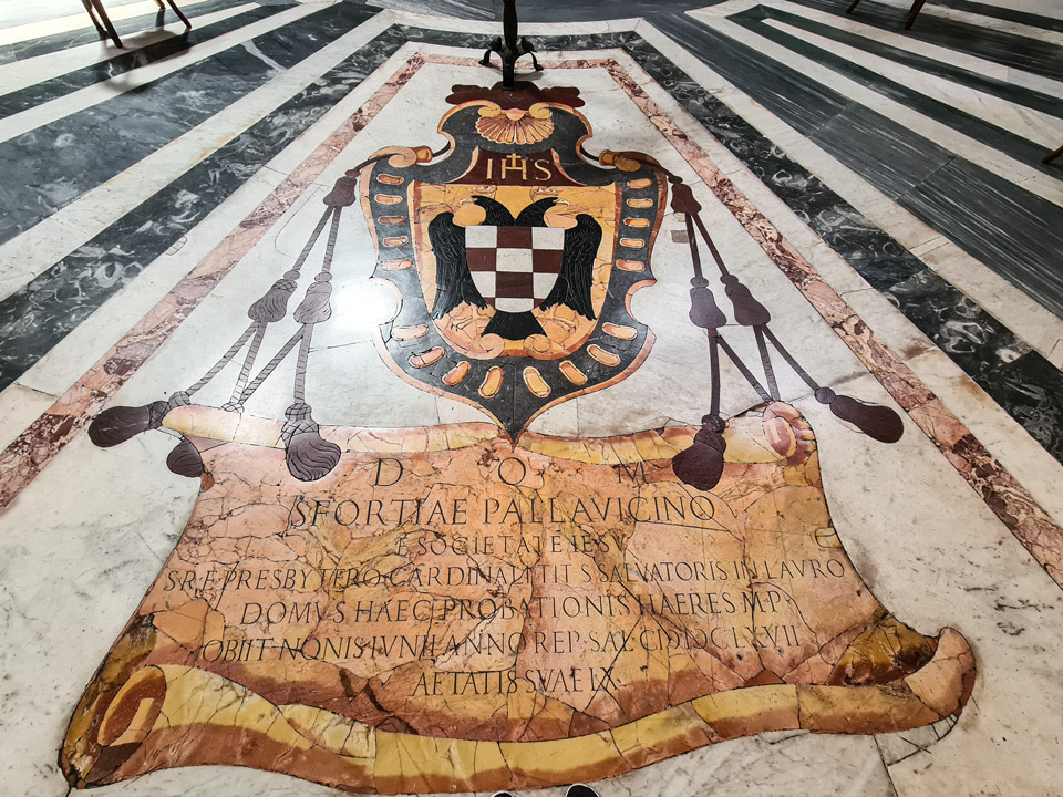 armoiries avec deux aigles appartenant au cardinal Francesco Maria Sforza Pallavicino