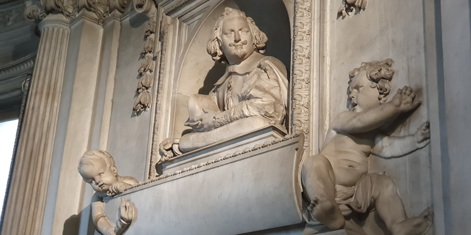 Monument funéraire de Girolamo Raimondi dans la chapelle Raimondi