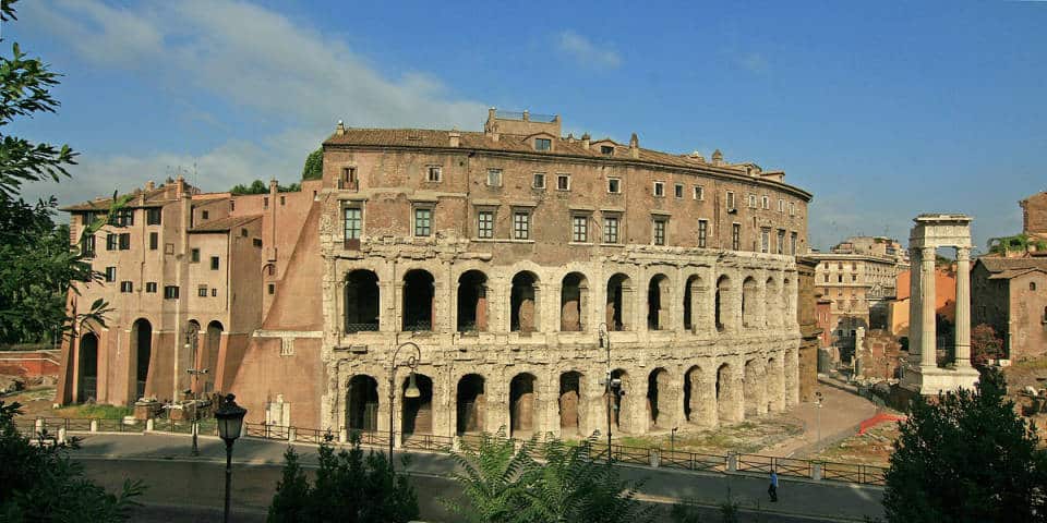 Rome antique et le théâtre de Marcellus ou Teatro di Marcello