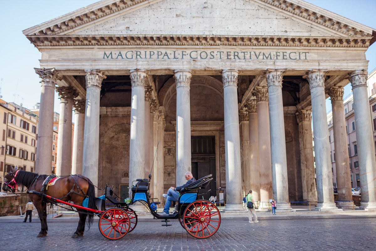 Inscription de la façade du Panthéon M AGRIPPA L F COS TERTIVM FECIT à Rome