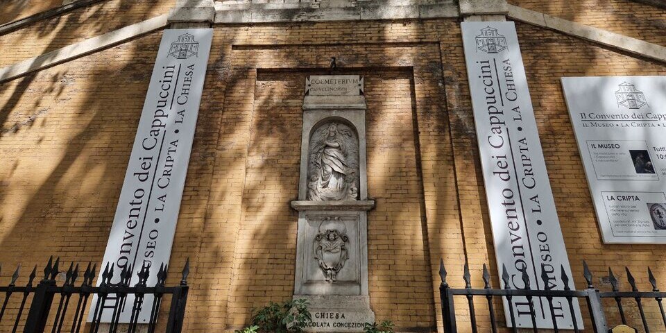 Entrée de la crypte des Capucins à Rome