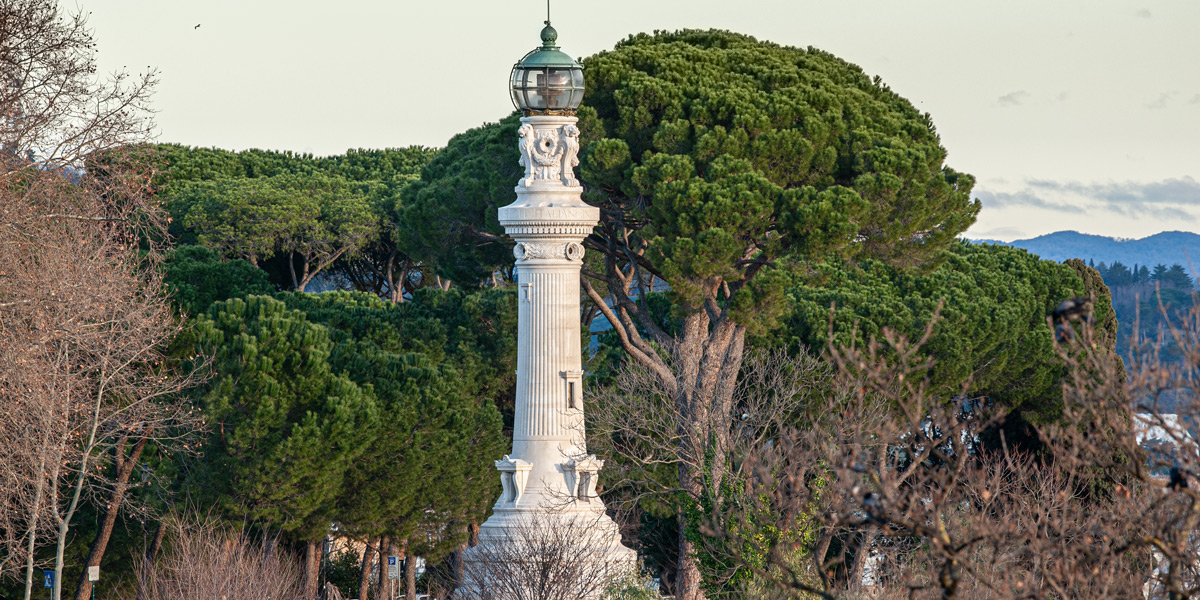 Faro del Gianicolo photographié au téléobjectif depuis Piazzale Garibaldi