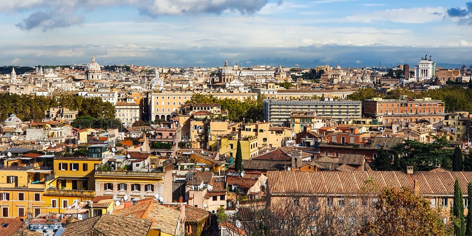 Vue depuis l’Académie royale d’Espagne au-dessus du Trastevere en direction du Vittoriano