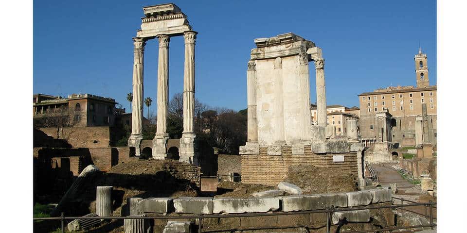 Temple de Vesta dans le Forum romain Temple de Vesta dans le Forum romain