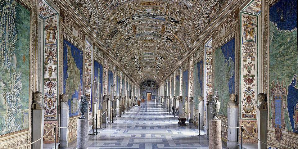 Galerie des cartes aux musées du Vatican à Rome