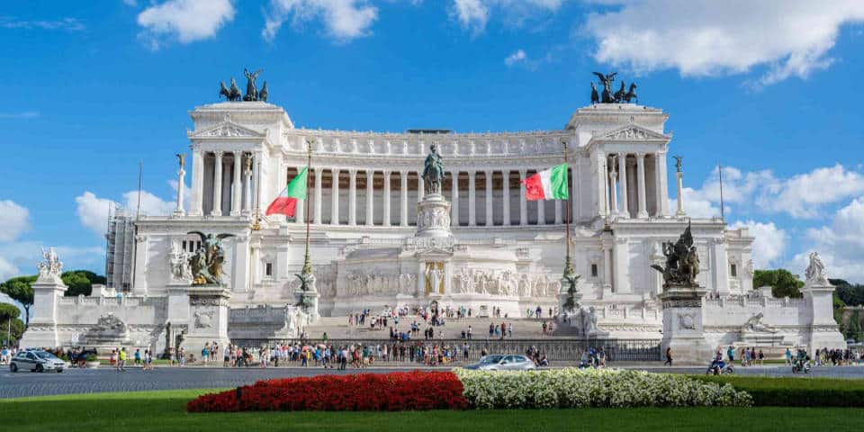 Le Vittoriano sur la place Venise à Rome